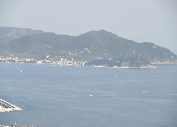 La Terrazza Sui Fieschi 4*