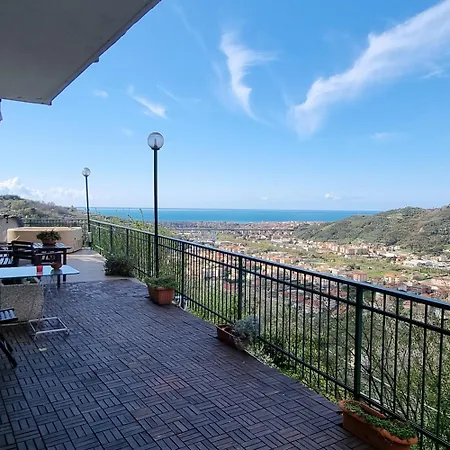 Beb La Terrazza Sui Fieschi Frühstückspension